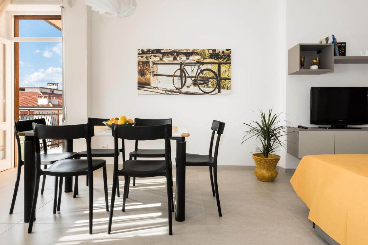 Civico40 Luminoso Appartamento Con Balconi E Garage Privato Verona Ngoại thất bức ảnh